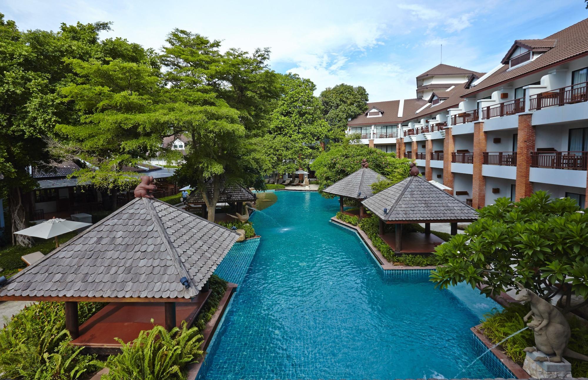 Woodlands Hotel And Resort Pattaya Bagian luar foto