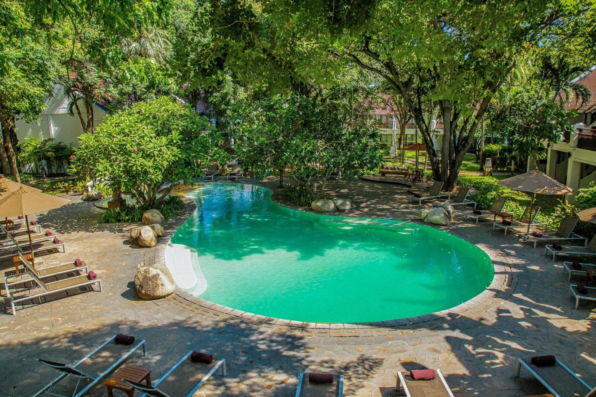 Woodlands Hotel And Resort Pattaya Bagian luar foto