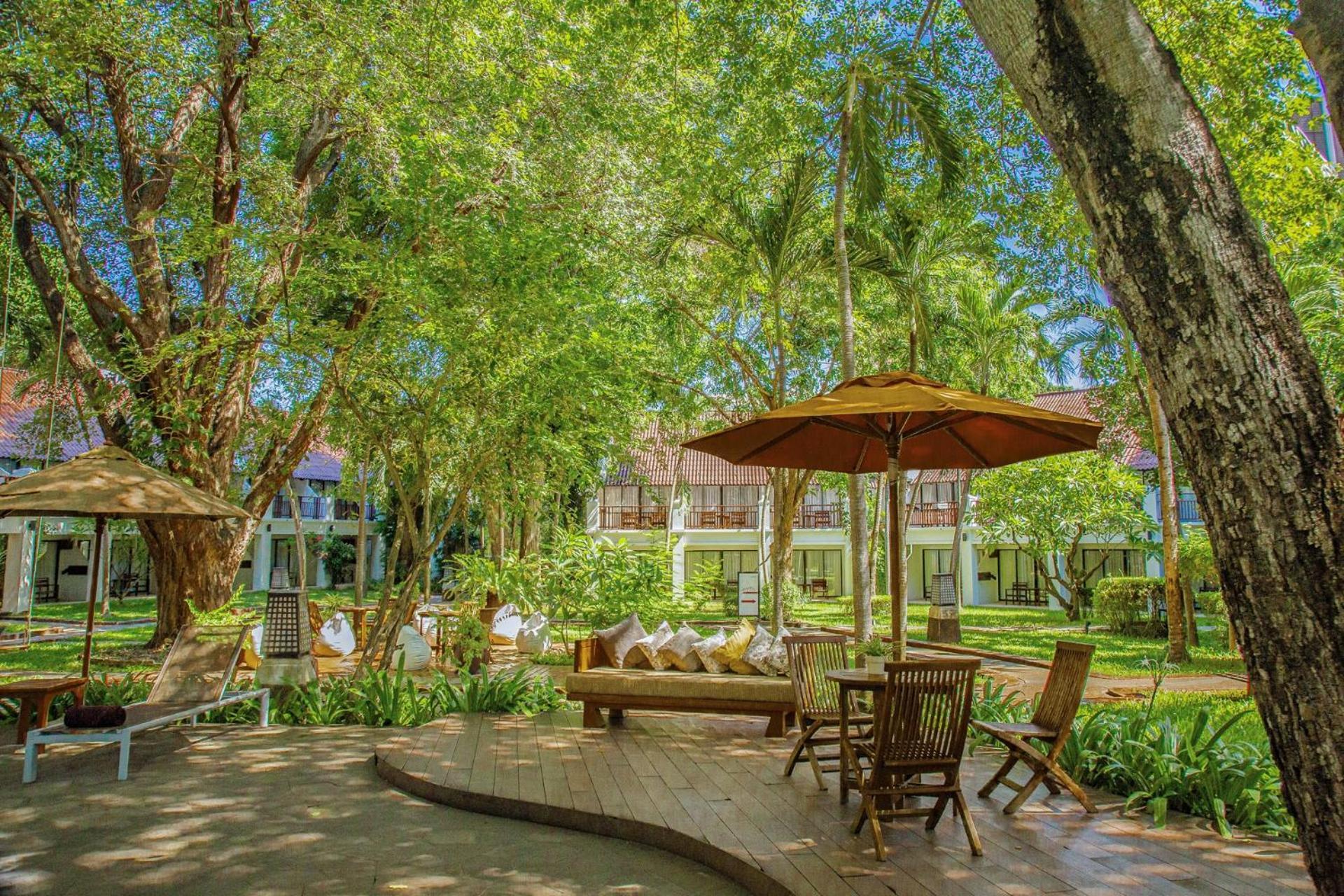 Woodlands Hotel And Resort Pattaya Bagian luar foto